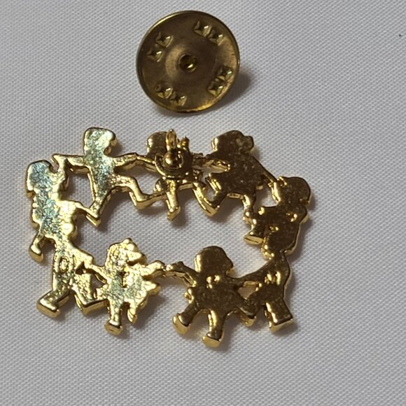 Gold-Tone Pin Brooch With Children Holding Hands Ring Around The Rosie - Picture 3 of 6
